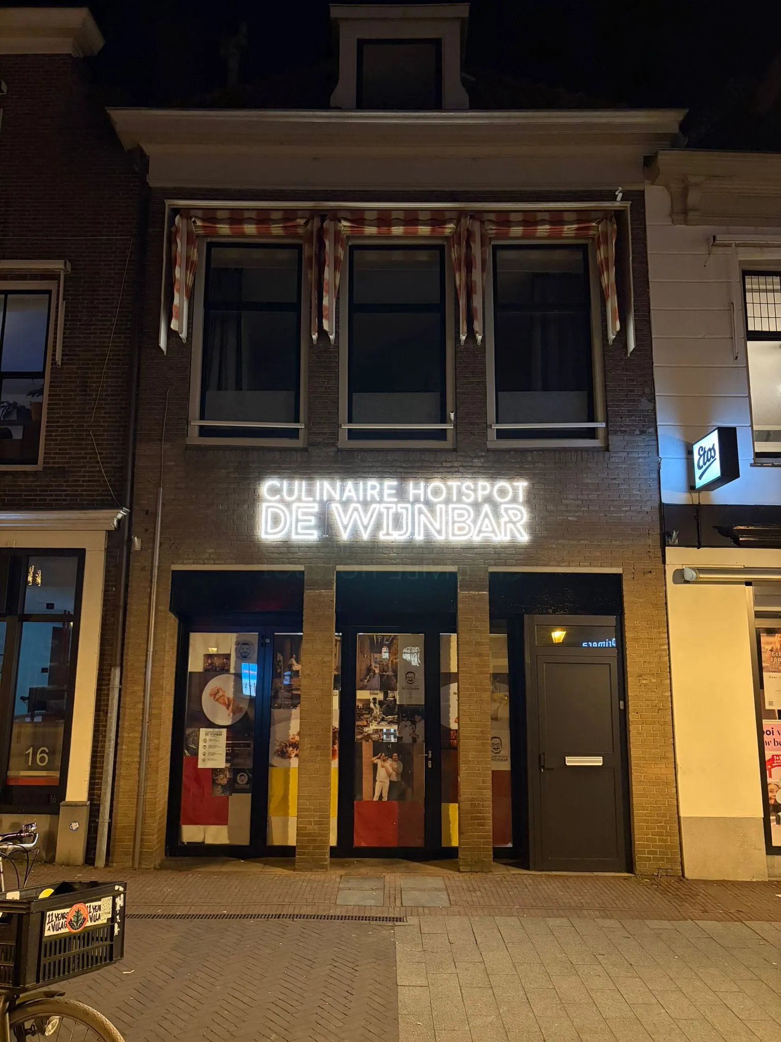 F · De Wijnbar